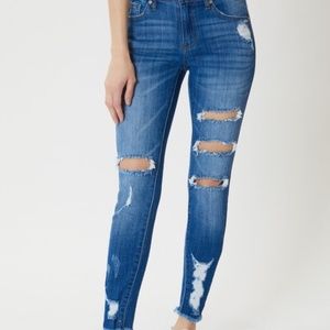 Mid Rised Distressed Skinny Jean